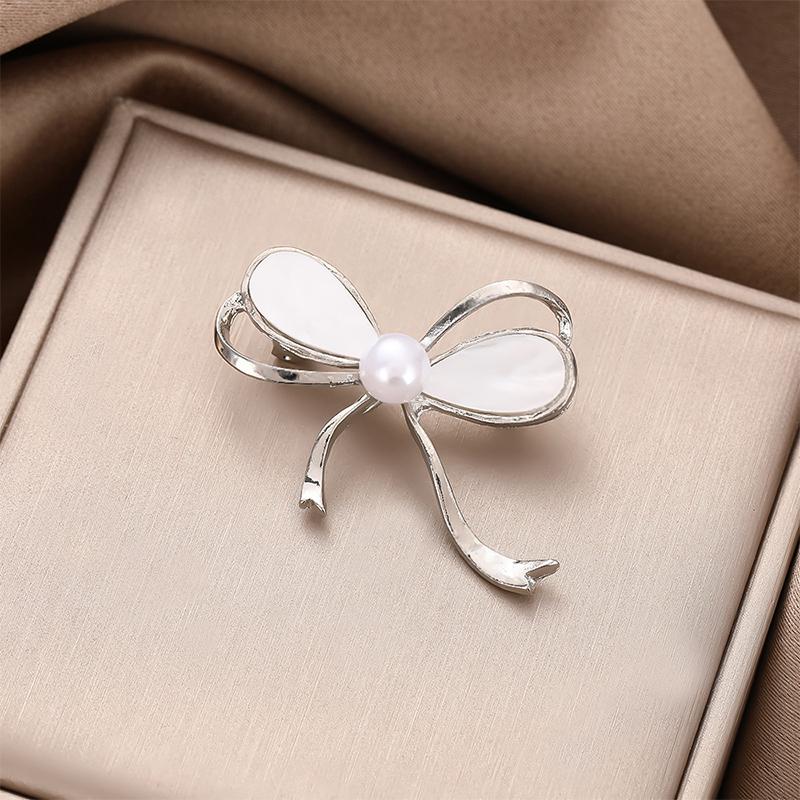 

Korean-Style Pearl Butterfly Bow Brooch Suit Jacket Pin Anti-Exposure Decoration one size білий