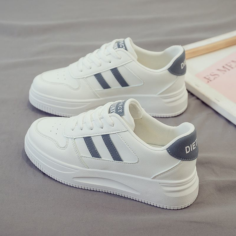 Little white shoes 2025 season popular street shot versatile fashion casual board shoes Korean version of Internet celebrity women's thick-soled muffi