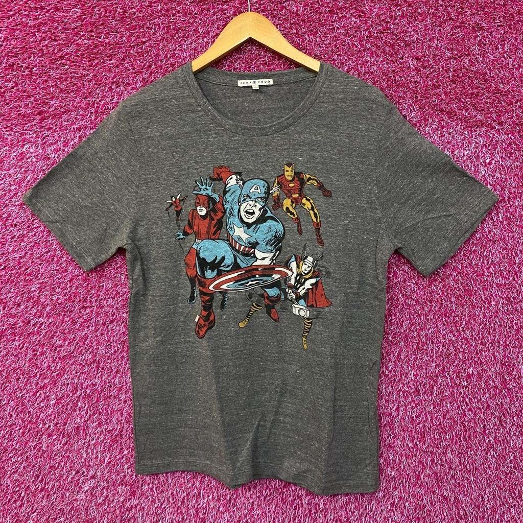 Marvel Avengers Comic Book Style Tshirt size medium
