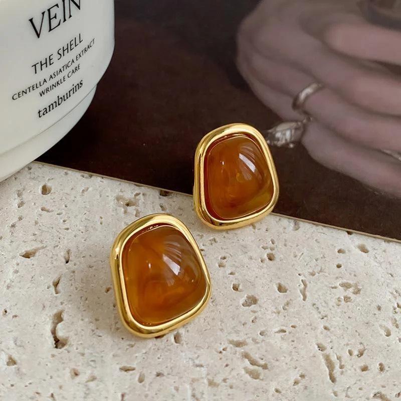 

Vintage Coffee Color Square Resin Stud Earrings for Women Girls Fashion Metal Irregular Geometric Earrings Charming Zircon Gift