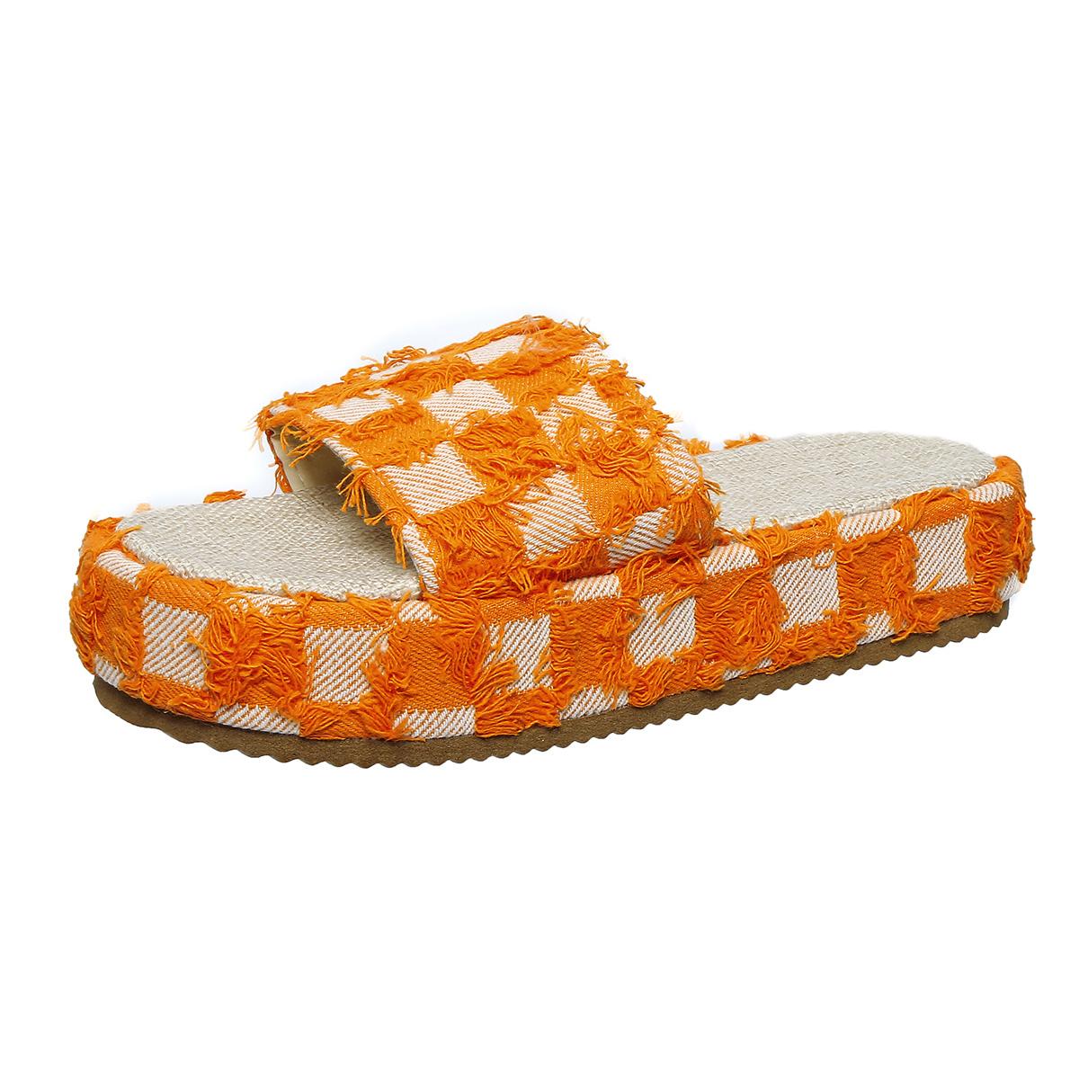 

Женские тапочки 2024 года, новые летние роскошные сандалии, модные дизайнерские тапочки на плоской подошве, пляжная обувь на платформе с мягкой подошвой, повседневные шлепанцы для женщин 36