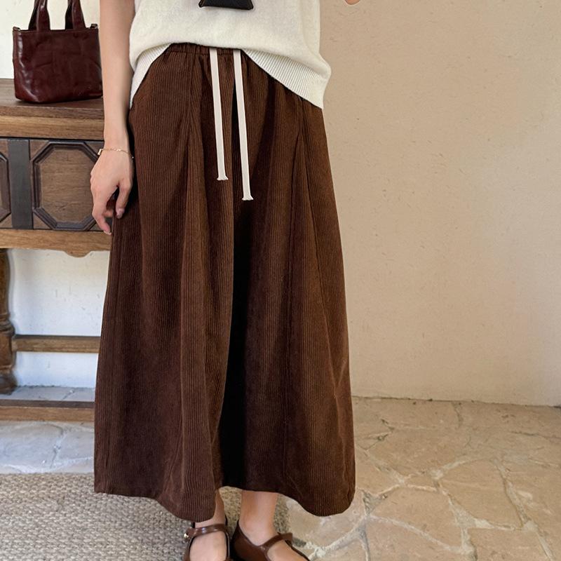 

Морковные брюки Простые Эластичная талия Кулиска Свободные Повседневные Весенне-осенние Темпераментные Стройнящие Для работы Широкие брюки S коричневый