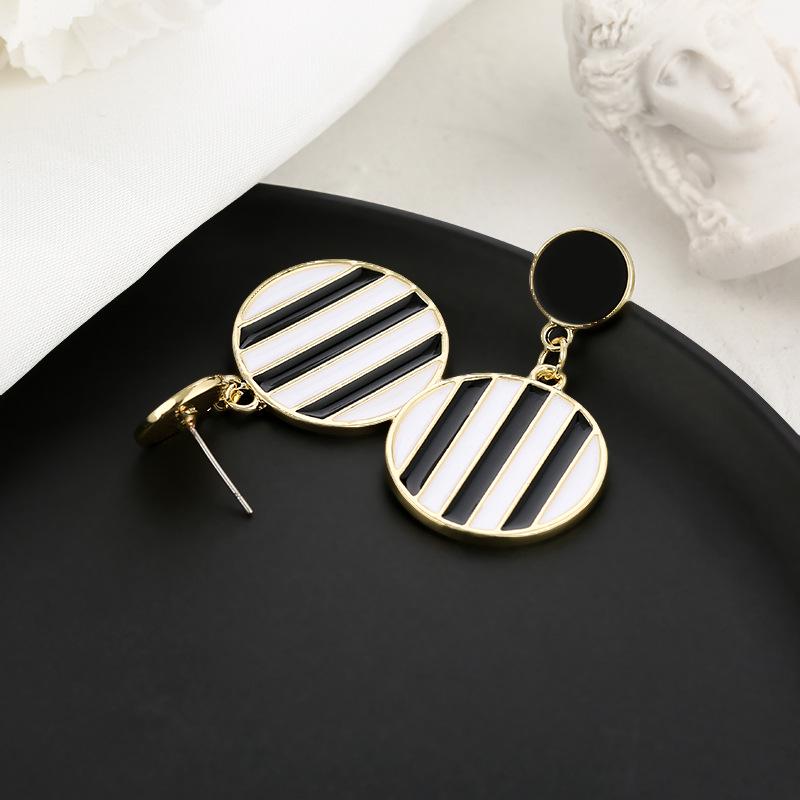 Black & White Striped Round Dangle Earrings - Korean Fashion, Versatile, High-End Jewelry