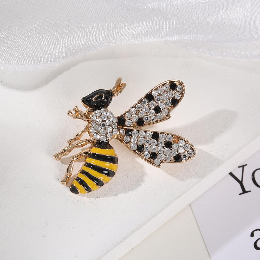 Bee Pearl Brooch, Insect Diamond-set High-end Niche Pin, Women's Rhinestone Brooch, High-end Clothing Accessories