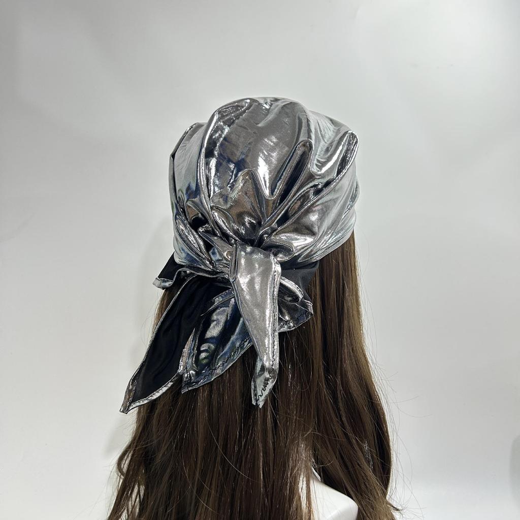 Flüssiges Silber Leopardenmuster Bandana - Y2K Retro Seiden Kopftuch