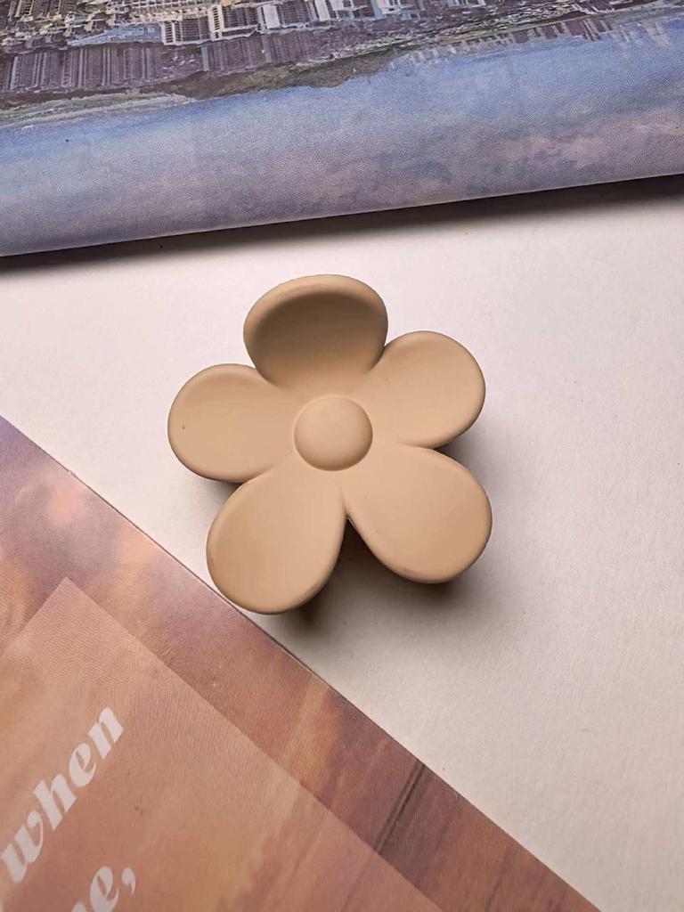 4cm Frosted Milk Coffee Hair Claw Clip for Women’s Updo – Small, Simple, Shark Design