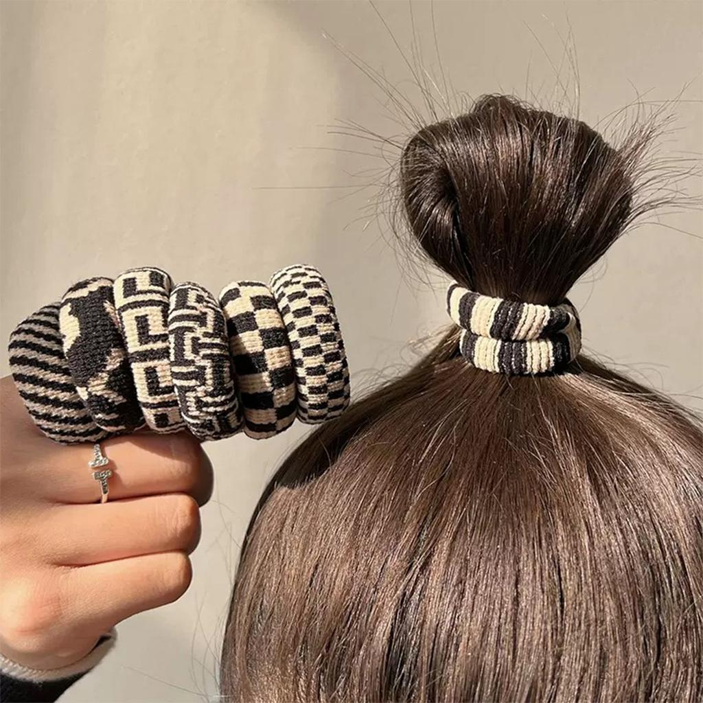 5pcs Simple and Versatile High-stretch Black and White Checkered Traceless Hair Ring