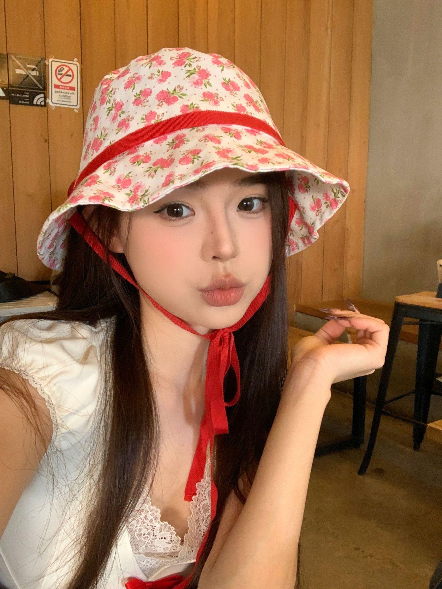 

Уличная корейская новая маленькая свежая розовая шляпа рыбака с цветочным принтом на ремне для детей весна-лето защита от солнца козырек универсальный показать маленькое лицо M（56-58cm） красный