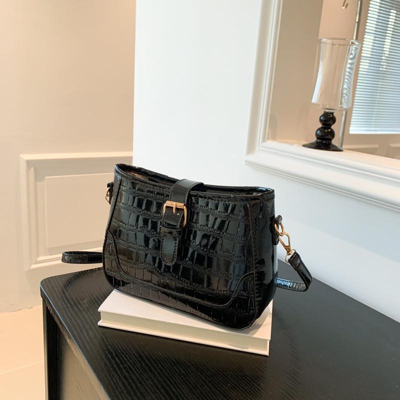 Chic Modern Casual Crossbody Bag For Women With Trendy Small Square Shape чёрный