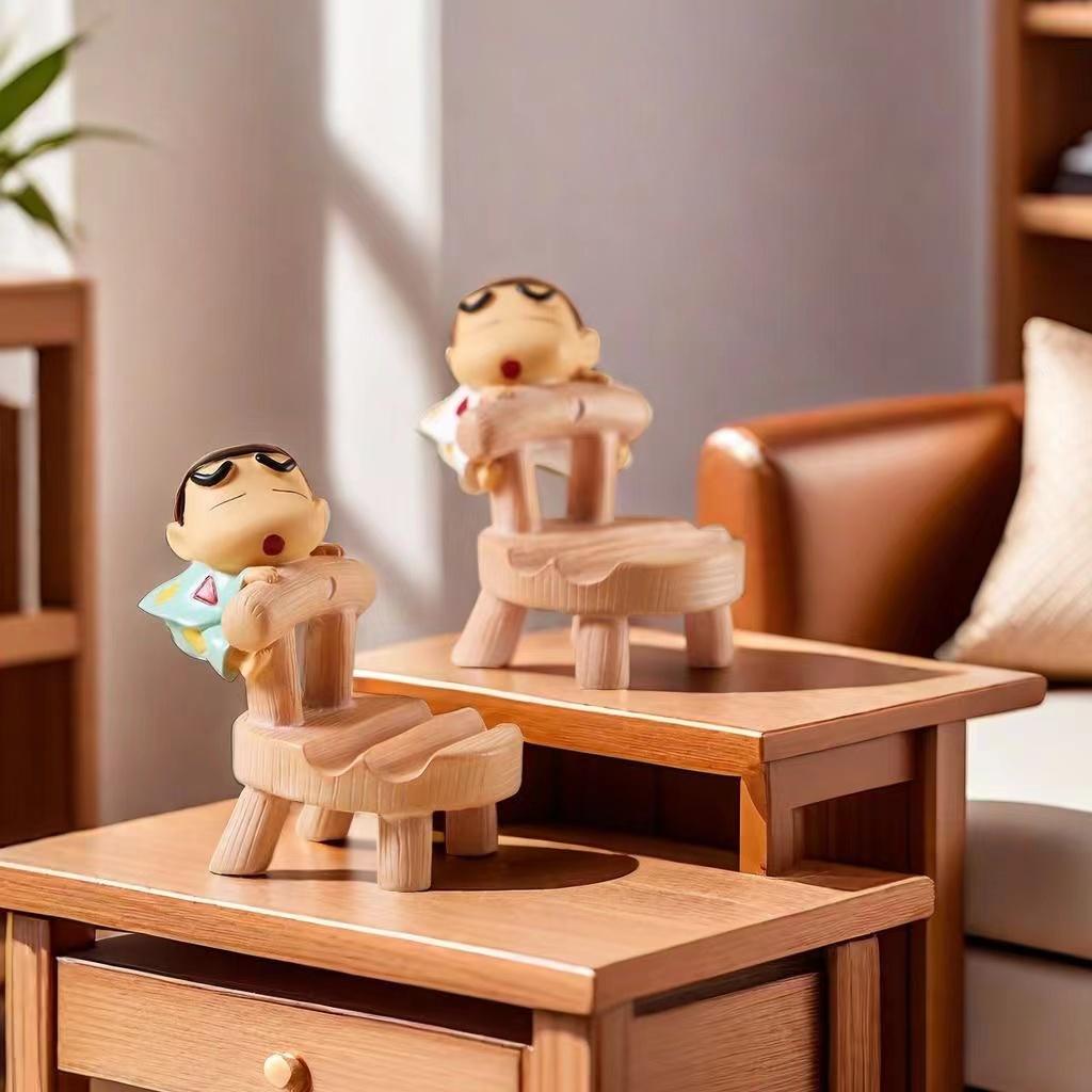 Crayon Shin-chan Suport pentru telefon mobil Ornament mic creativ Suport pentru telefon mobil birou birou păpușă drăguță