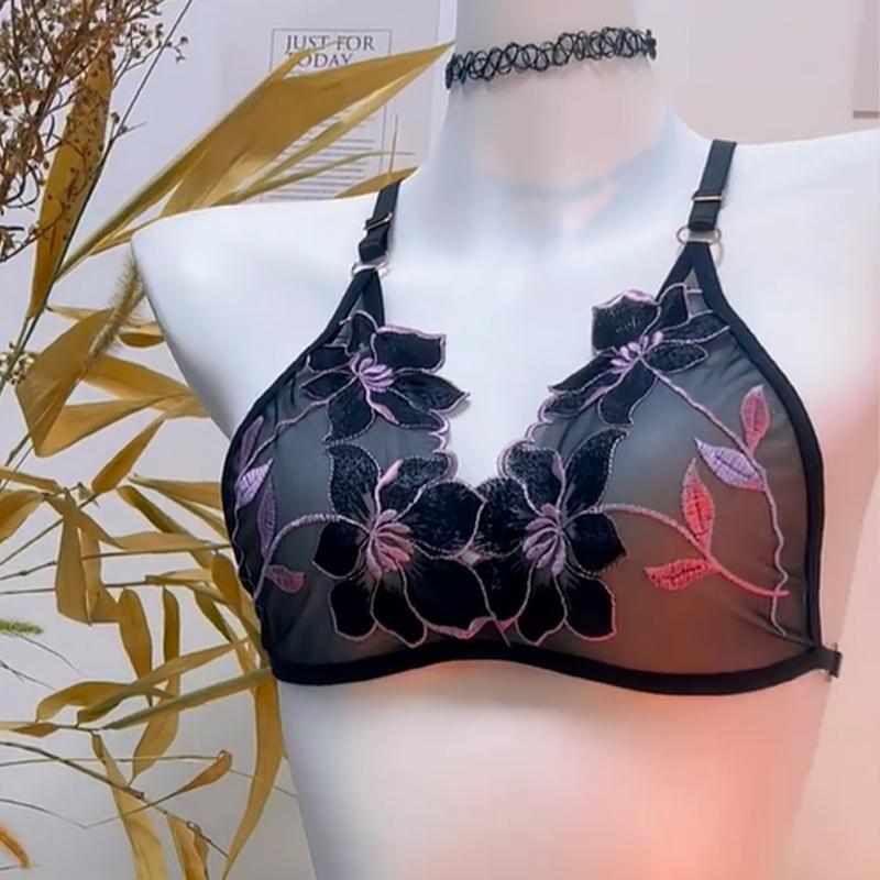 Erotic Lingerie Hot See-Through Embroidered Bra Female Large Size Passionate Temptation Sexy Panties Garter Three-Piece Suit