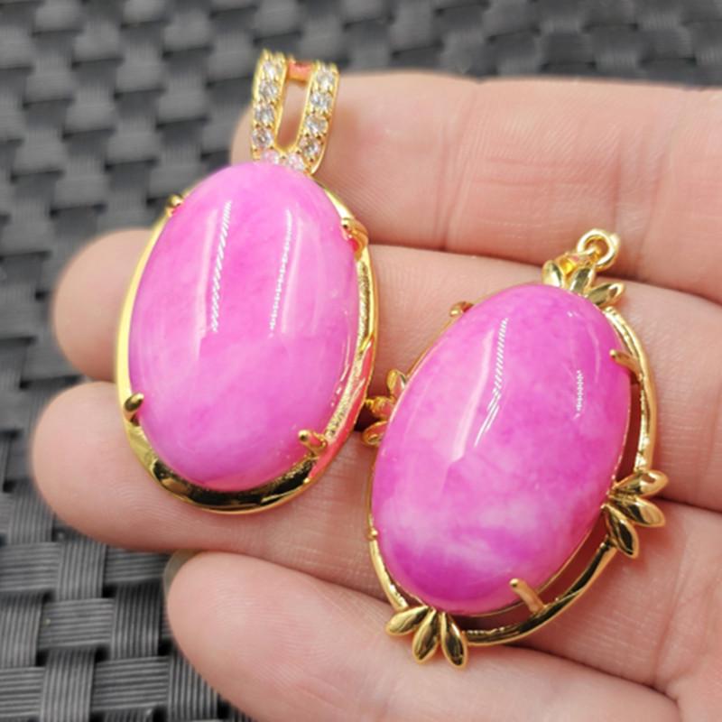 Large Peach Blossom Pink Jade Oval Pendant Necklace - Unisex Model 1: Approx. 25x35mm