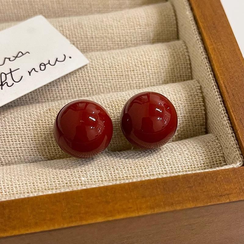 Burgundy Doudou Pearl Earrings Women'S Retro Hong Kong Style Red Earrings Raising Ear Holes Ear Sticks Sleeping Ear Accessories