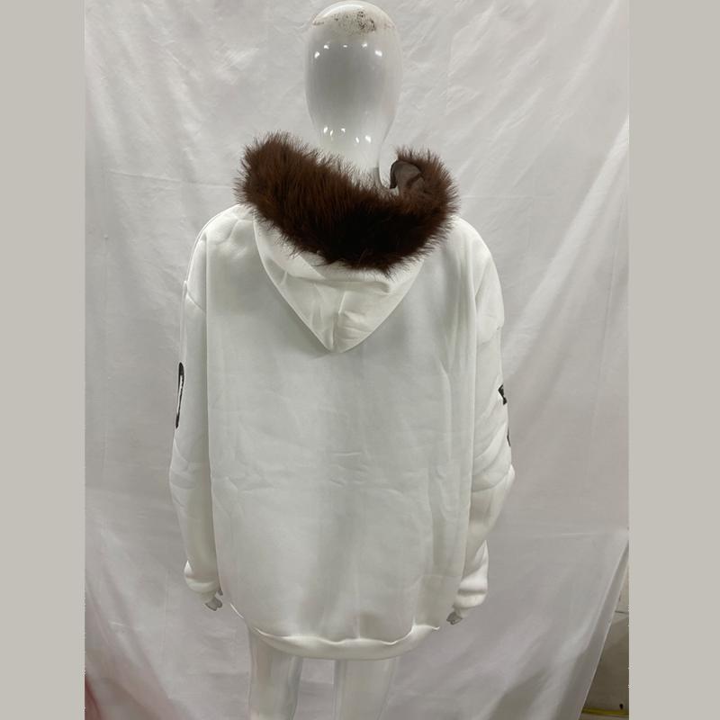 A casual and personalized printed plush hooded sweatshirt with trendy and fashionable women's edges for autumn and winter