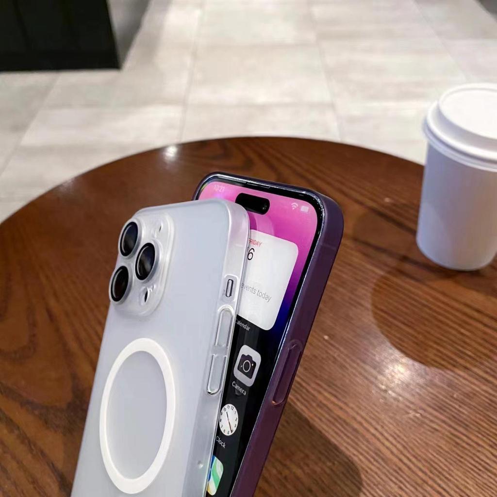 IPhone 17 Pro Magnetische Mattierte Halbtransparente Sturzsichere Hartschale
