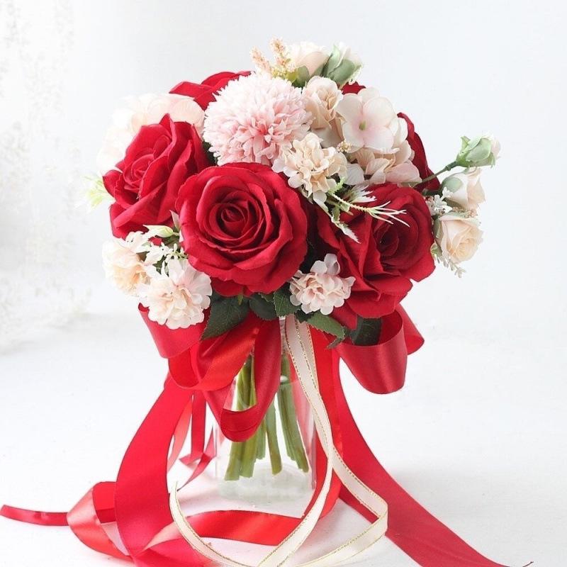 Cappuccino Rose Vintage Brautstrauß mit rotem Blumenball