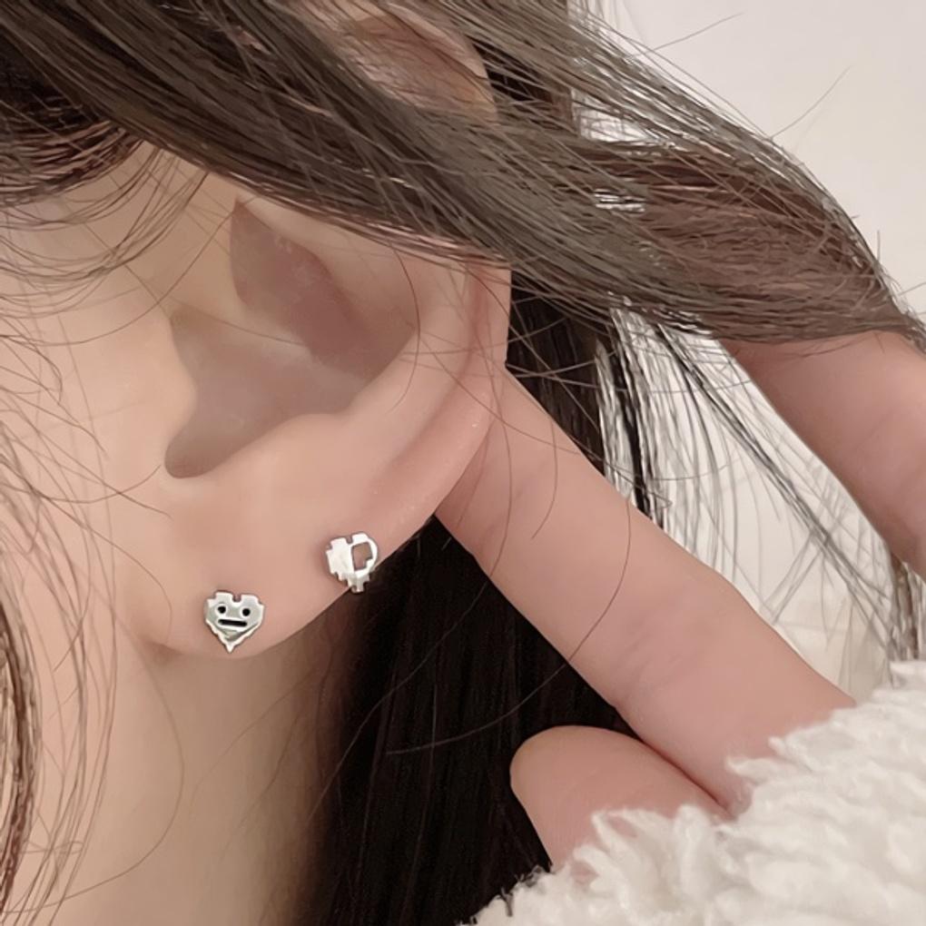 

Women s Pair Surgical Steel Pixel Heart Piercing Innerconts Type 2 half heart