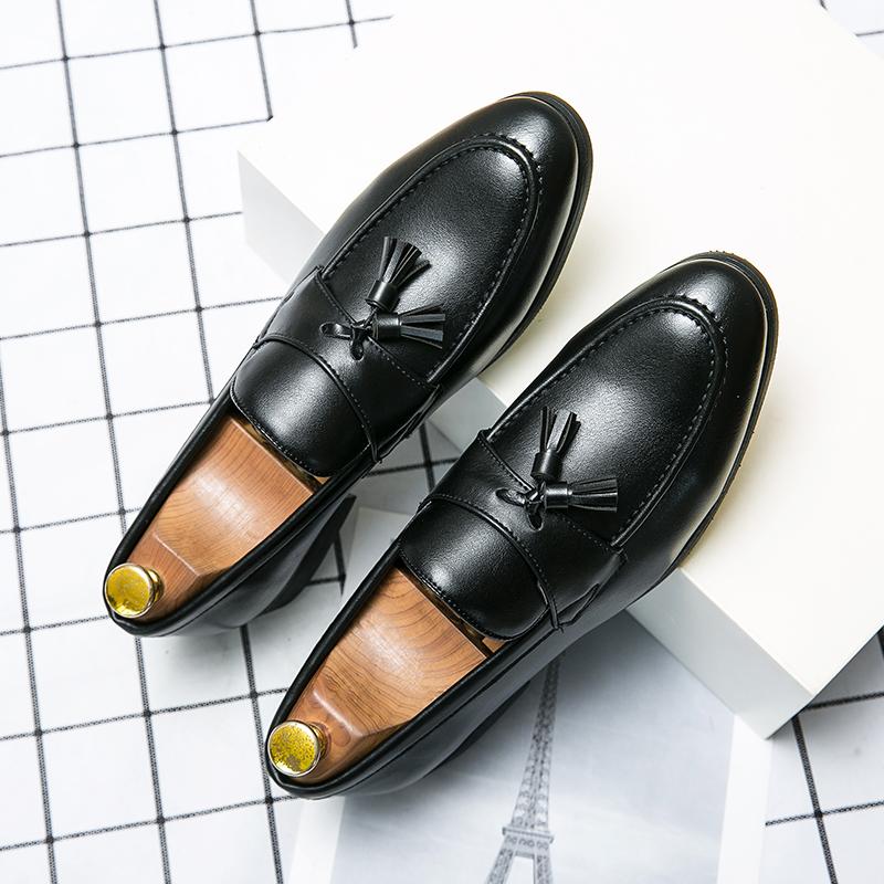 

Size 37-44 Men S Loafers Breathable Bean Shoes Lazy Shoes One Foot Kick Business Leather Shoe XRS A1767 37