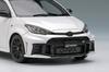 Maquilhagem EIDOLON Escala Toyota GR Yaris RZ Alto Desempenho 2024 Acabamento Mica Branco Pérola Platina EM762B 1/43 (Modelo finalizado)