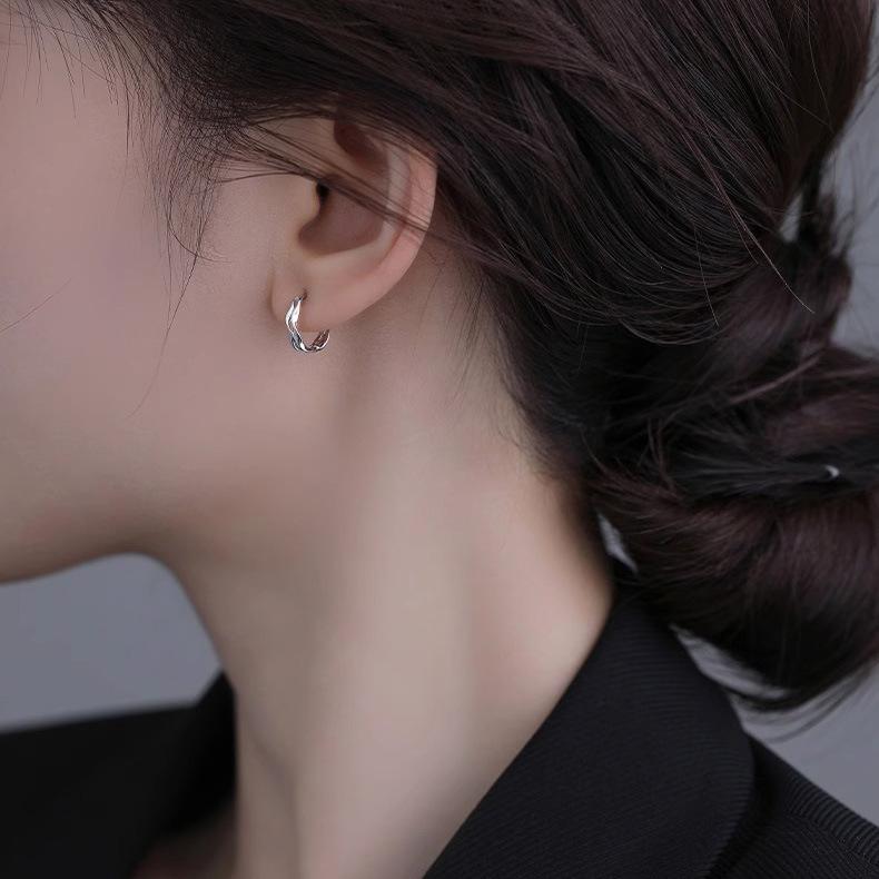 Doppellagige Möbius-Ohrringe Trend Persönlichkeits-Ohrringe Mode Minimalistisch Ins Kompakter Schmuck Doppellagige Wellen-Ohrringe Ambiente Zurück zur Schule