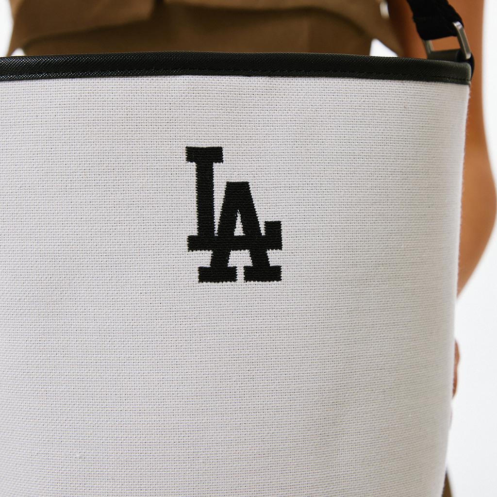 MLB Casual College Style Cotton And Polyester Blend Bucket Bag Unisex Shoulder Bag Cream 3ABMS024N-07CRM