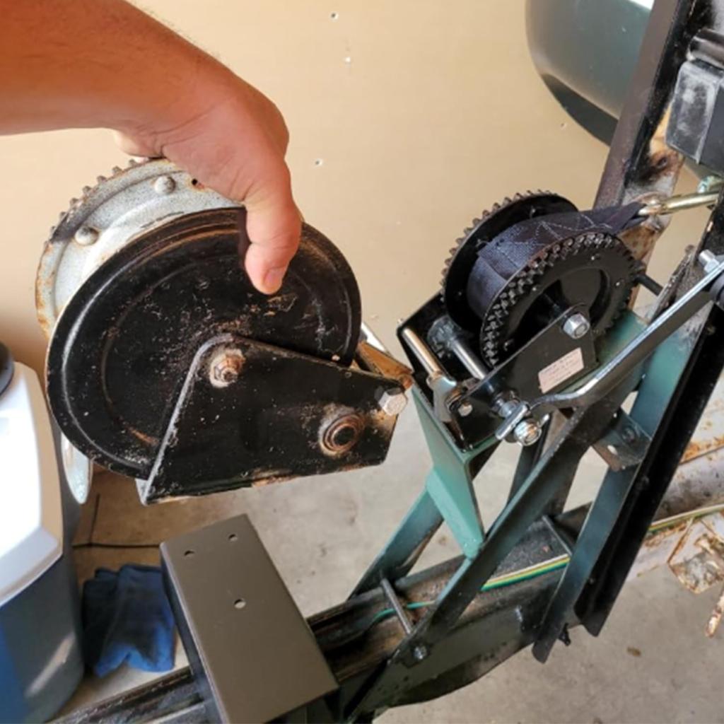 HFS(R) Hand Winch, Manual Winch, 555.6 lbs (270 kg) Load Capacity