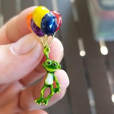 Komik Balon Kurbağa Broş Hayvan Renkli Broş Pins Takı Aksesuarları Hediye