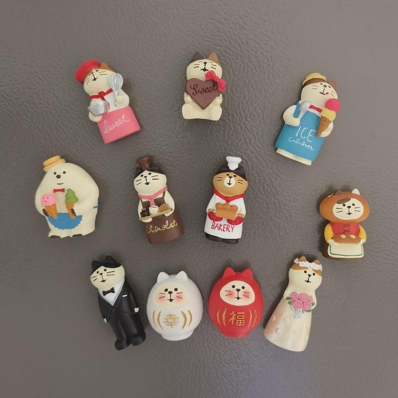Japanese cat refrigerator sticker, grocery zakka cute bread coffee shop decoration gift miniature resin ornament