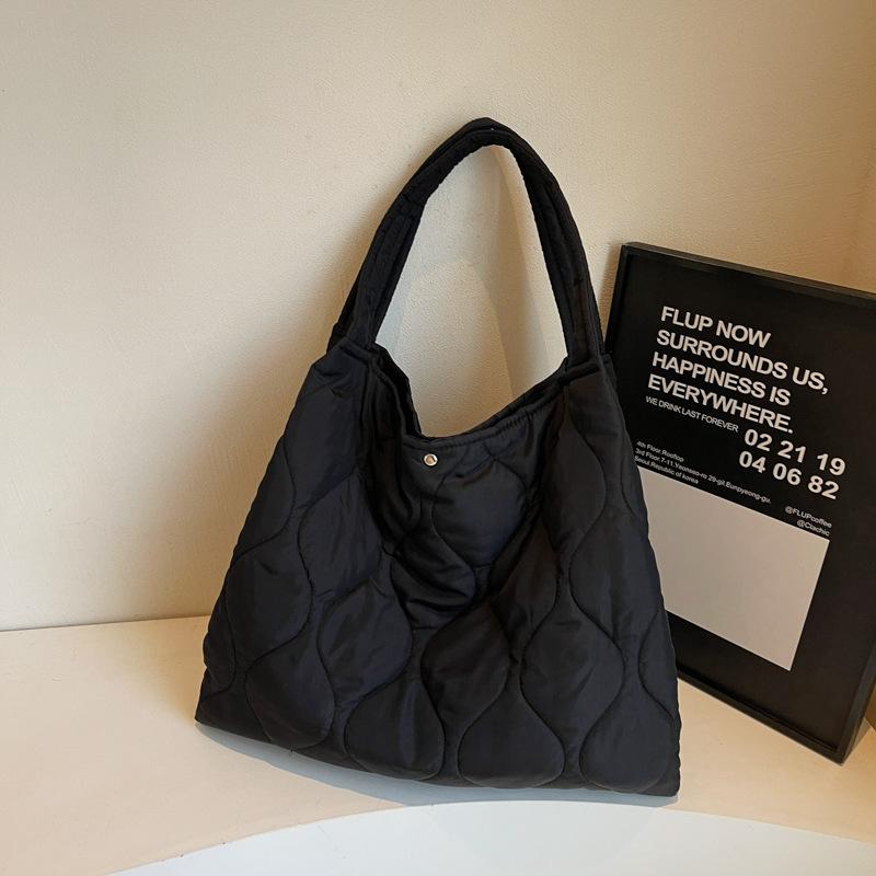 

Корейская версия ретро-сумки, нейлоновая сумка-тоут с ромбами. чёрный