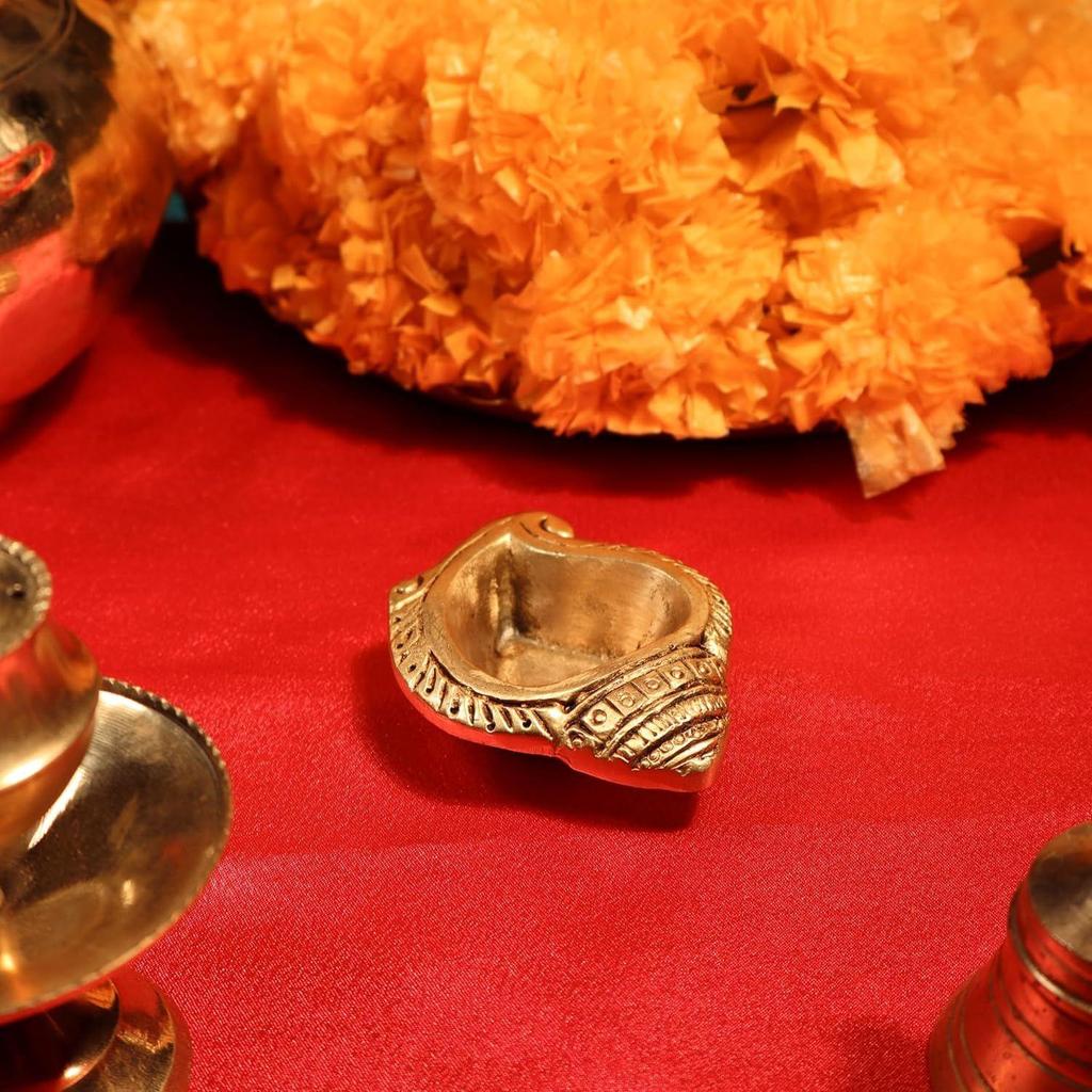 Brass Shankh Shape Diya – 2.5 Cm | Antique Golden Finish | Handcrafted Pooja Diya