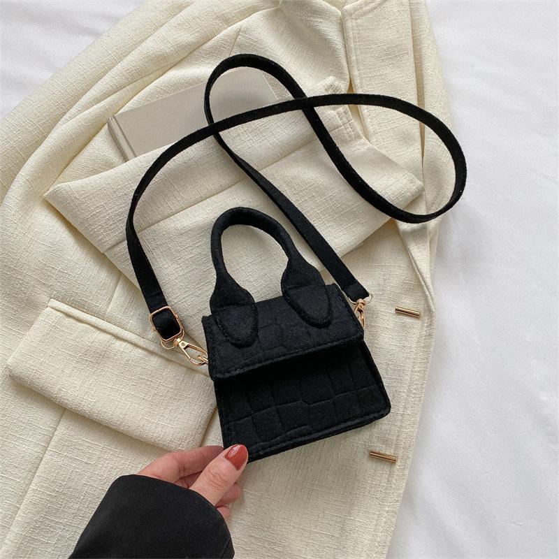 

Trendy retro shoulder small square bag women s 2024 summer new fashion trend bag women s simple casual small bag чёрный
