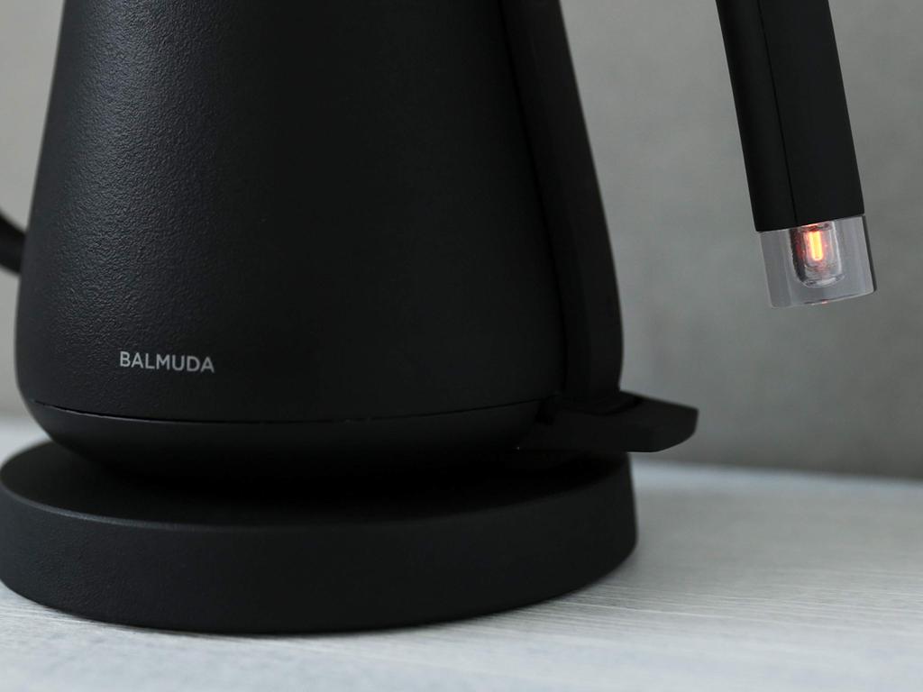 [Older Model] BALMUDA The Pot Black Electric Kettle (K02A-BK)
