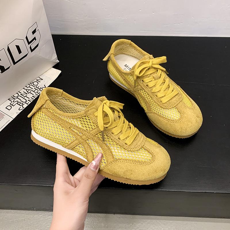 Women's 2025 new summer mesh casual board shoes with soft soles, light and not tired feet, single shoes