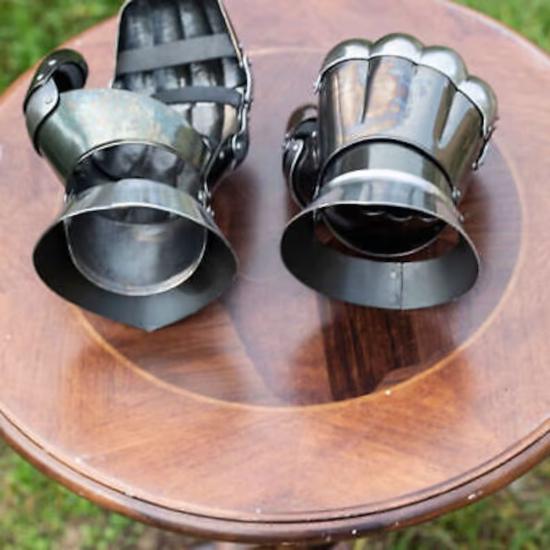 Medieval "Dark Wolf" Gauntlets Spring Steel Hand Protection Armor Gloves