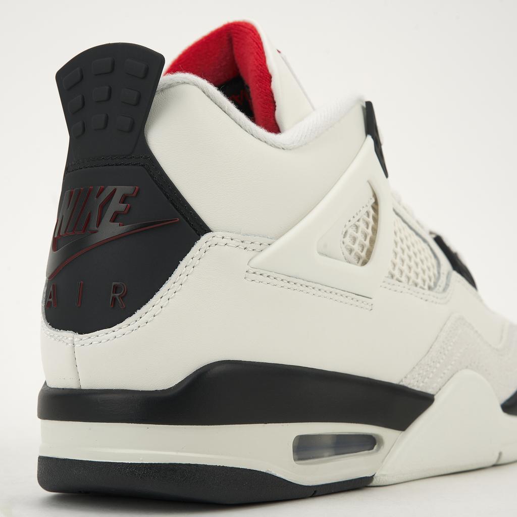 Baskets Homme Air Jordan 4 Retro Flight Club Blanc Voile Noir IM4002-100
