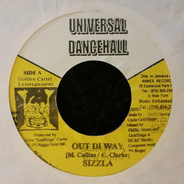 

7inch Record SIZZLA - Out Di Way UD1022 Universal Dance US Reggae, Ska & Dub Used