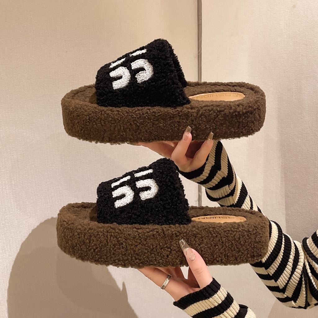 Mao Mao Tuo Girl 2025 Autumn and Winter New Muffin Bottom Alphabet Accessories Fashion Outer Wear Home Warm Plush Slippers