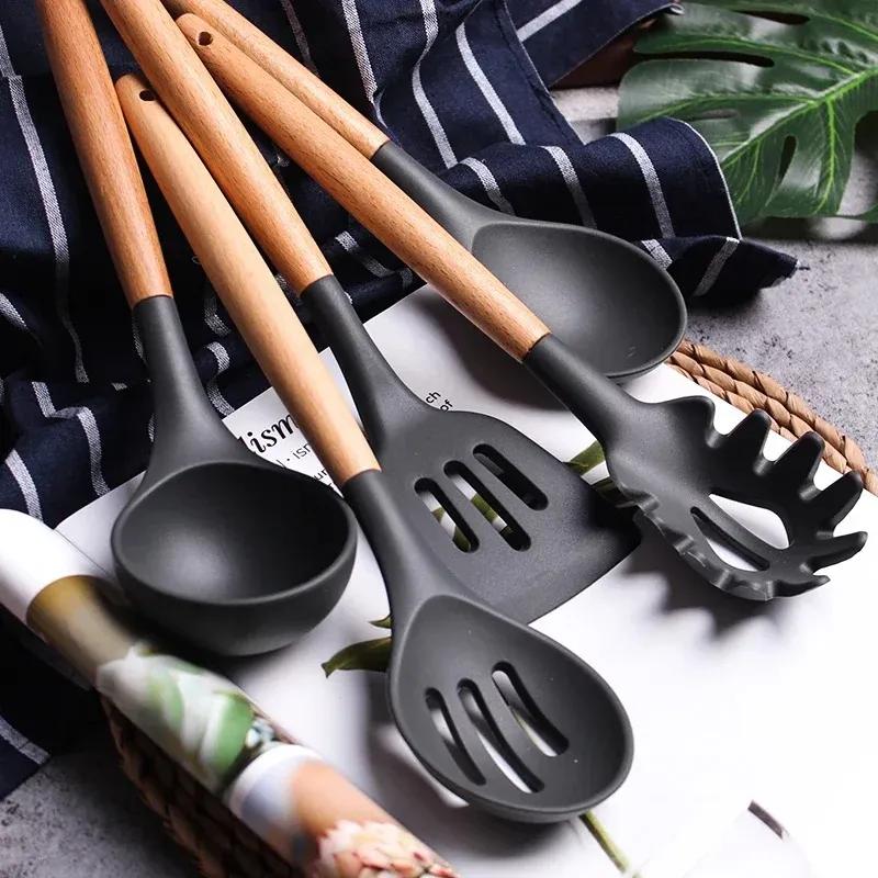 2024 Silicone Spatula Utensils Turner Heat-resistant Soup Spoon Non-stick Spatula Shovel Wooden Handle Cooking Shovel Kitchen Tool