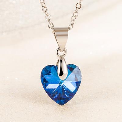 Titanium Steel Necklace Love Pendant, Simple and High-end Women's Love Pendant