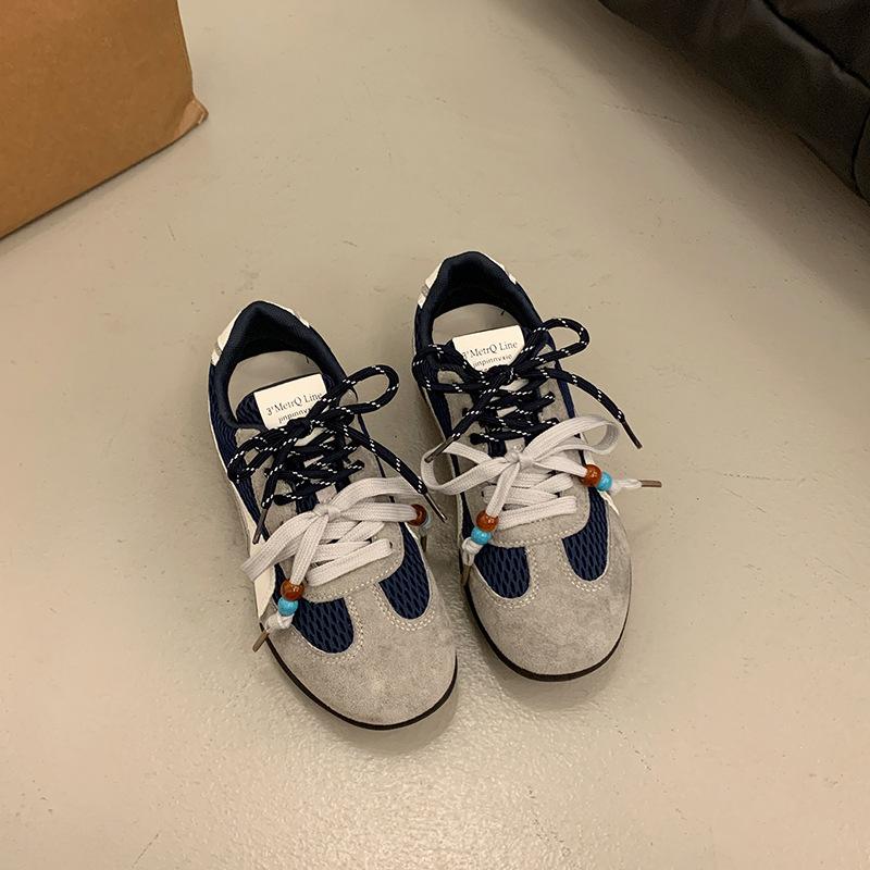 European sports and leisure moral training shoes women's autumn 2025 new retro lightweight running shoes beaded fashion women's shoes