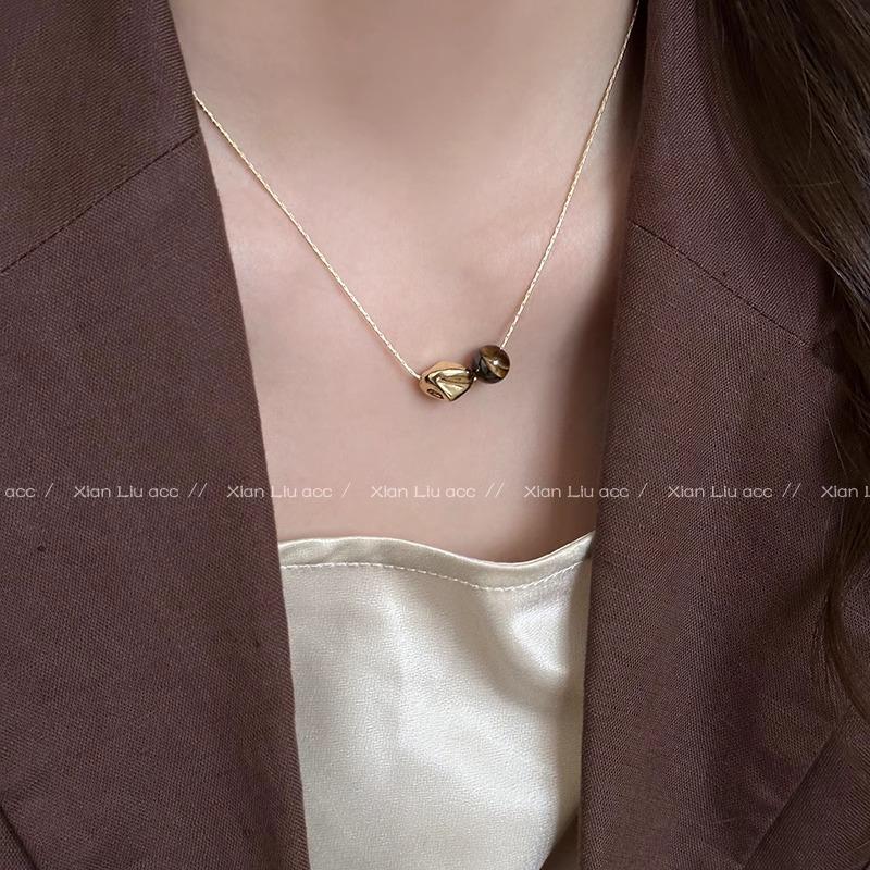 

Minimalist Romantic French Tiger s Eye Geometric Necklace