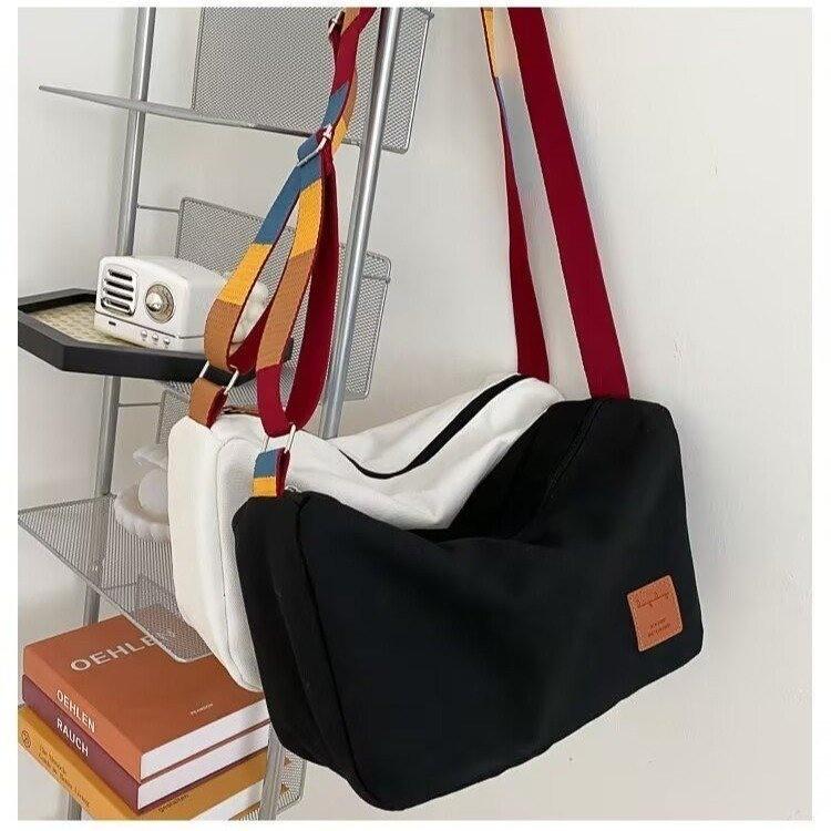 Nylon Casual Large Capacity Womens Bag With Zipper Closure For Daily Use