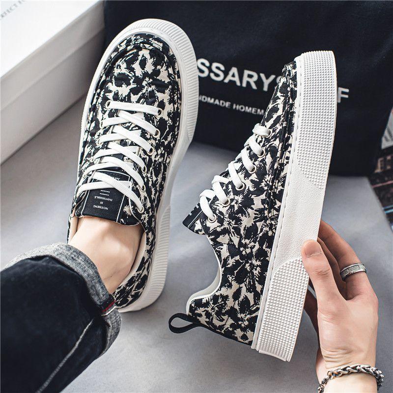 Shoes Men Casual Shoes Canvas Light Comfortable Sneakers Outdoor Walking 2024 New Flats Men Shoes Fashion Zapatillas Hombres
