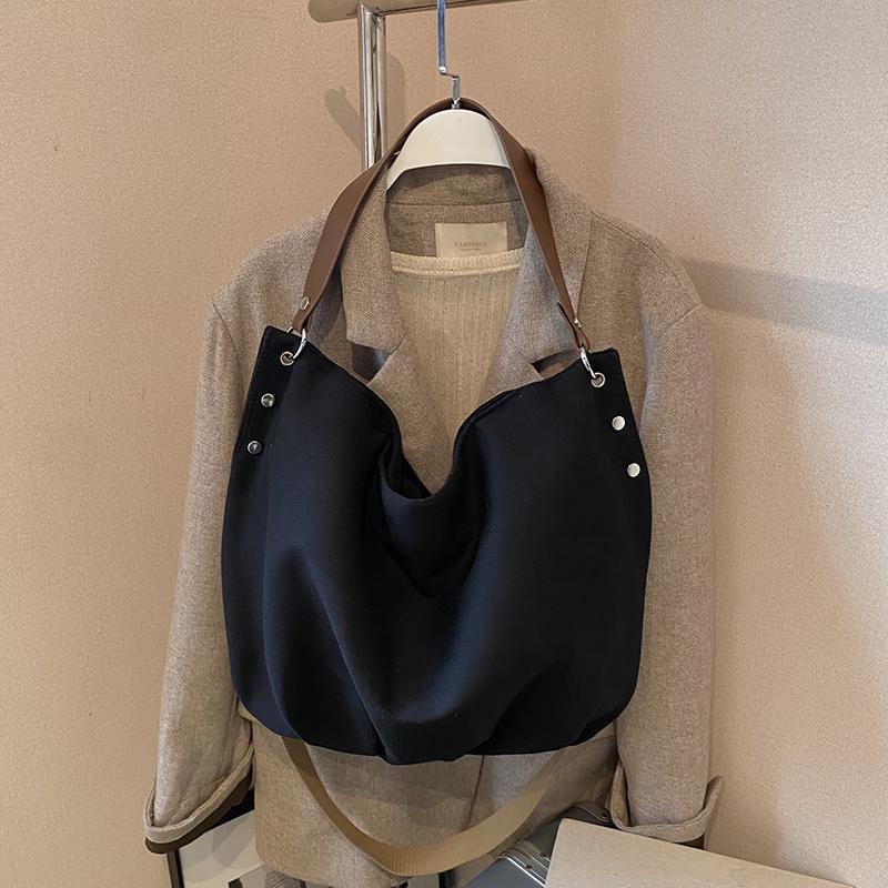 

Vintage Large Capaci Tote Bag Women s 2025 New Simple Versatile Commuter Bag Autumn Winter Fashion Crossbody Bag Zipper Closure