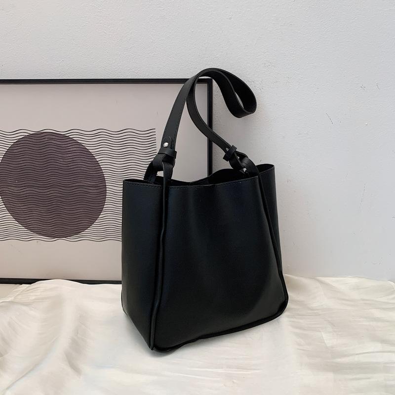 Veske med stor kapasitet, ny bøtteveske for kvinner. Trendy skulderveske med tekstur i mykt skinn