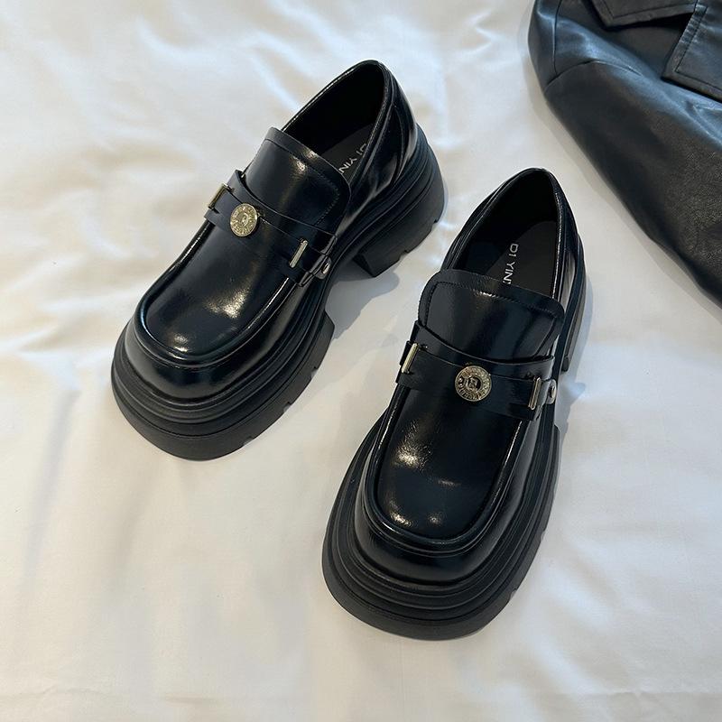 женские весенние новые универсальные ретро туфли из маленькой кожи на толстой подошве без задника 40 5356₽