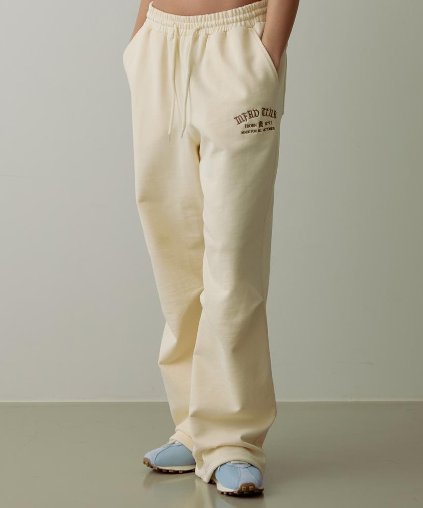 Empebeu Iconic Emblem Sweatpants Cream