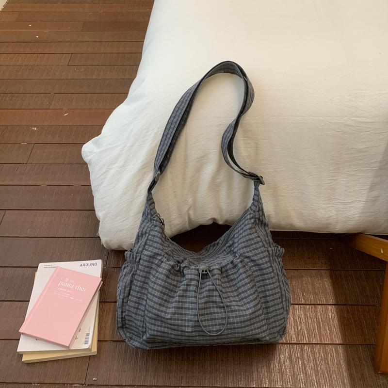 Trendy Korean Versatile Crossbody Bags Spring Casual Wrinkled Casual and Simple Shoulder Bags Spacious Lightweight Commuting Bag