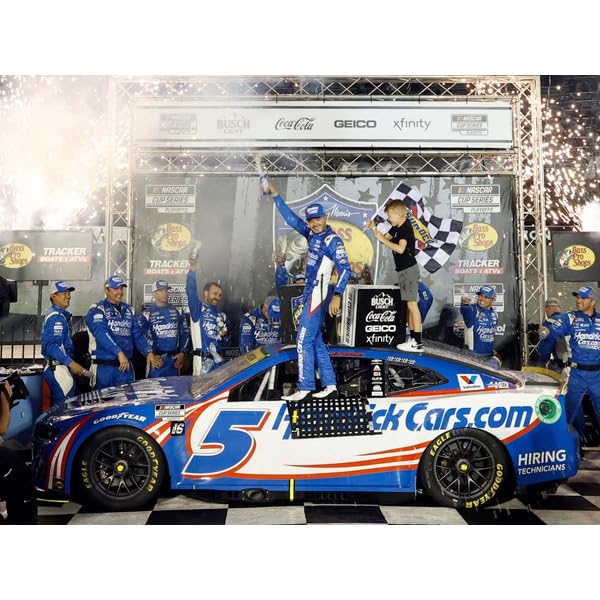 

Kyosho Lionel Racing 2024 Chevrolet Camaro ZL1 Kyle Larson Bristol Motor Speedway Winner Finished Model LR316842 1/64 HENDRICKCARS.COM #5