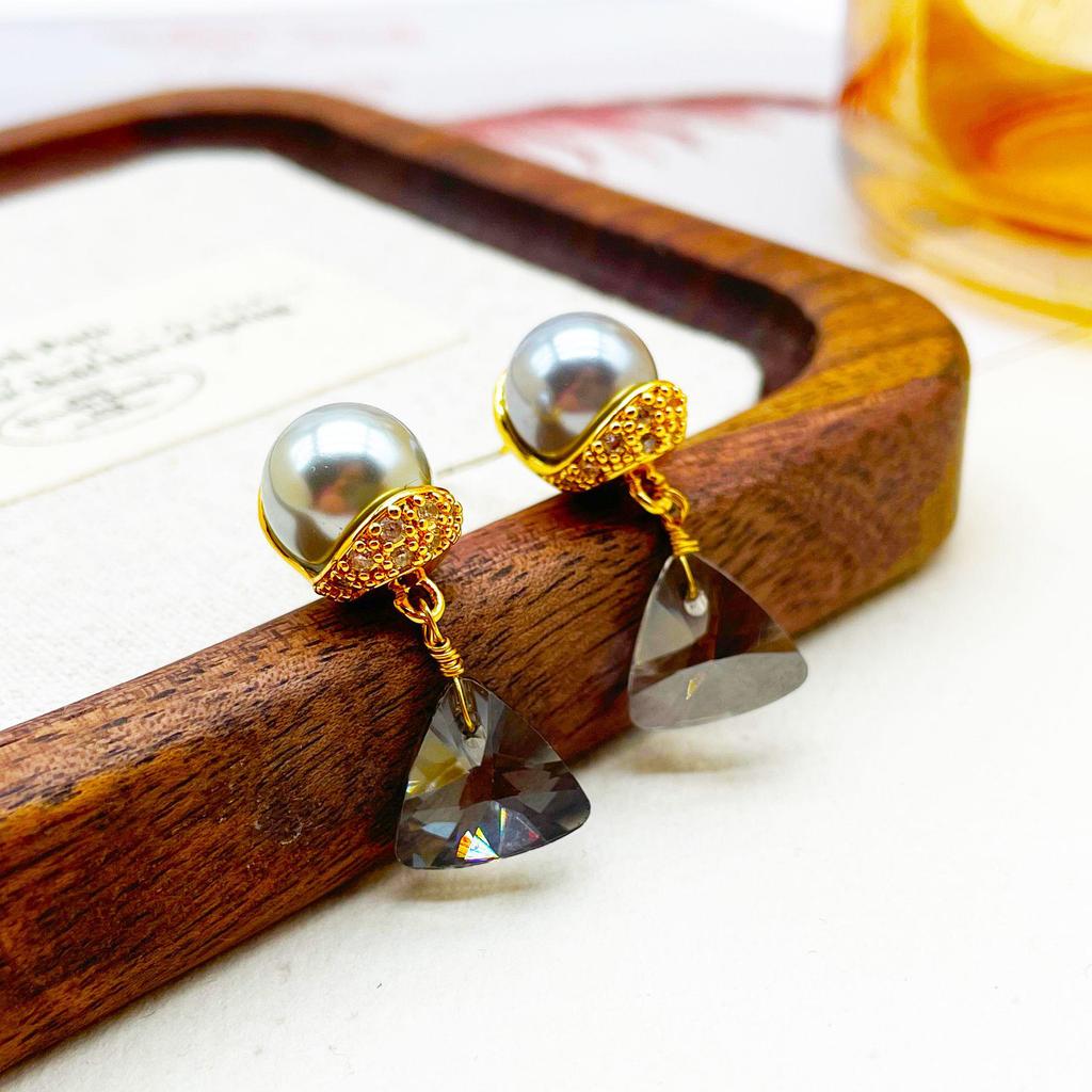 Elegant Pearl and Crystal Tassel Earrings - Exquisite Silver Needle Jewelry for Women